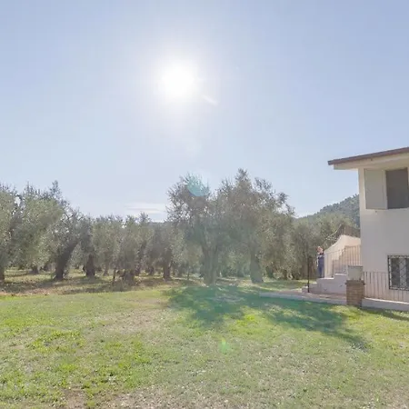 Casa Tra Gli Ulivi 別荘 マッティナータ
